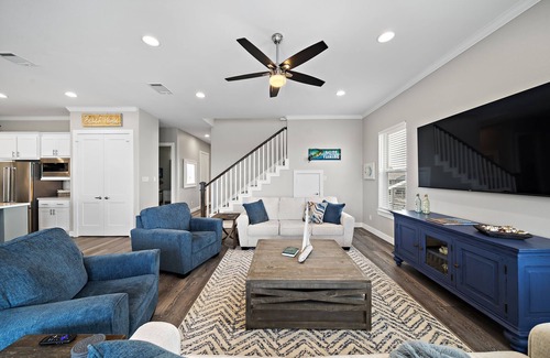 Jamaica Beach House | Ahab's Lookout - Gorgeous Views - Pool and Hot Tub!