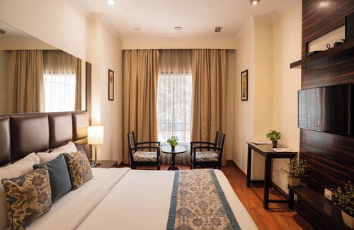 DLF City House | Ahuja Residency Cyber City II