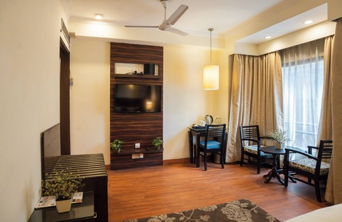 DLF City House | Ahuja Residency Cyber City II