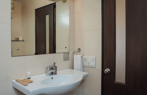 DLF City House | Ahuja Residency Cyber City II
