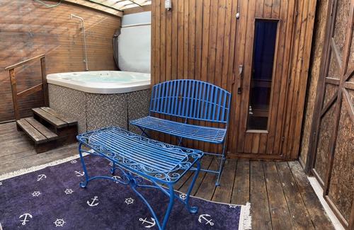 Hadera House | Ahuzat Shaul Seaside Honeymoon Suite Number 5