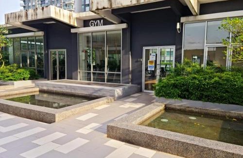 Kampung Sungai Buah Apartment | AI Homestay at Savanna - Southville