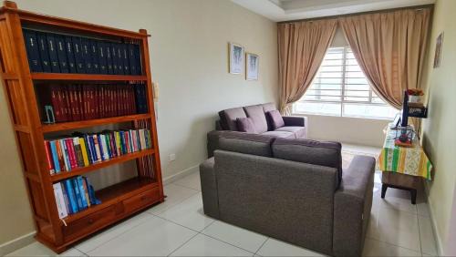 Kampung Sungai Buah Apartment | AI Homestay at Savanna - Southville