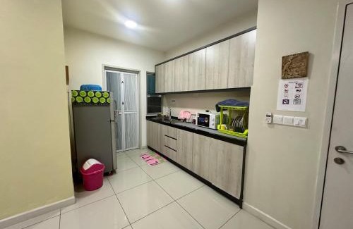 Kampung Sungai Buah Apartment | AI Homestay at Savanna - Southville