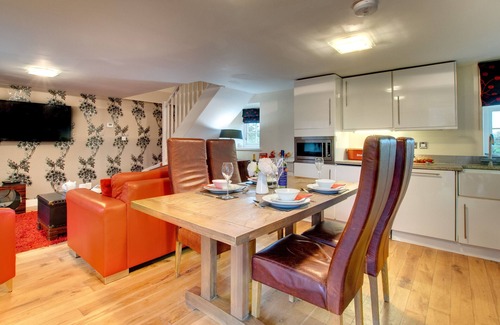 Adderstone House | Aidan Cottage - Two Bedroom House, Sleeps 4