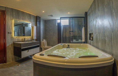 Fuvahmulah Hotel | AIG Grand