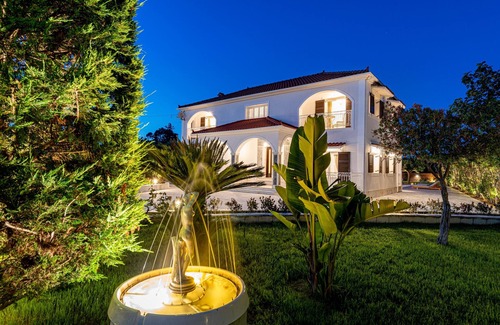 Ayios Kirikos Villa | Aigli Villa