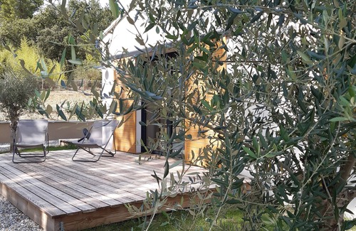 Laval-Saint-Roman Apartment | Aiguèze, air-conditioned Gite N°4 with swimming pool