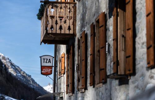 Arolla Hotel | Aiguille de La Tza