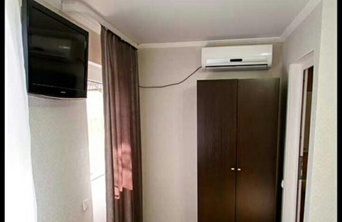 Alakhadzi House | Aikas Guesthouse