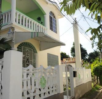 Ocho Rios House | Aileen Palm Cove Ja
