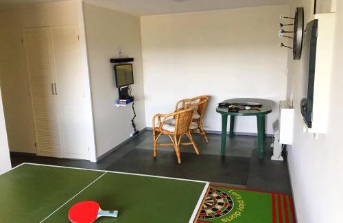 Somme-Leuze House | Aimant