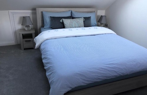 Larkswood House | Ainslie Loft in Chingford, London