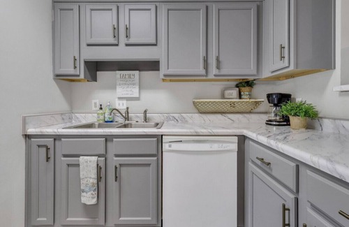 Kings Bay Villa | Aint' Nothin' Fancy One