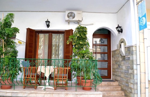 Skiathos Town House | Aiolos House