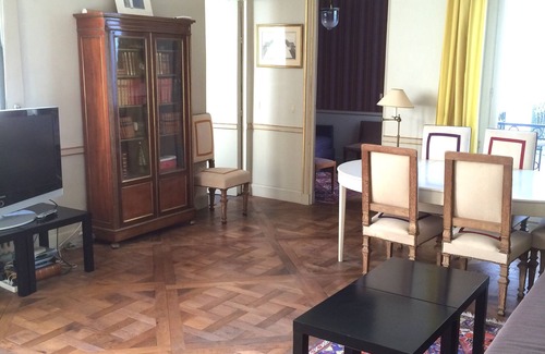 Quartier de la Place-Vendome Apartment | Air/C. Within A Former Luxury Hotel* PLACE VENDOME. Quiet 2BR and 2 BA