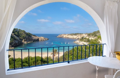 Cala Vadella Villa | Air Conditioned Holiday Home with Sea View near Cala Vadella, Wi-Fi