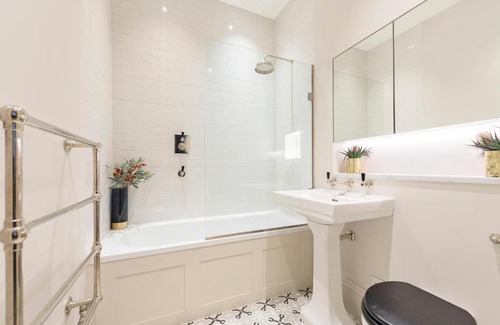 Lancaster Gate Apartment | Air Con - Luxury Apartment - Hyde Park