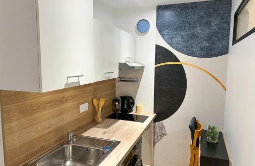 Saint-Pierre-du-Perray House | Air-Conditioned Apart 10 Pers,40min Paris, Orly 20min, Disneyland 40min