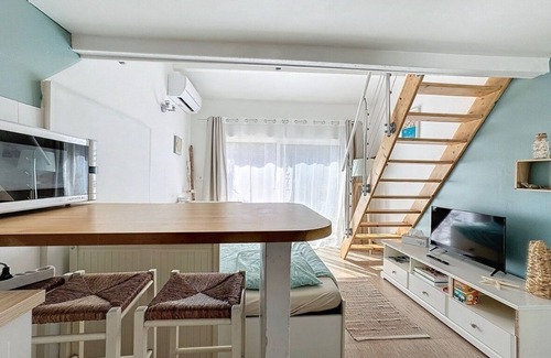 Carnoux-en-Provence Apartment | Air-conditioned studio near Cassis