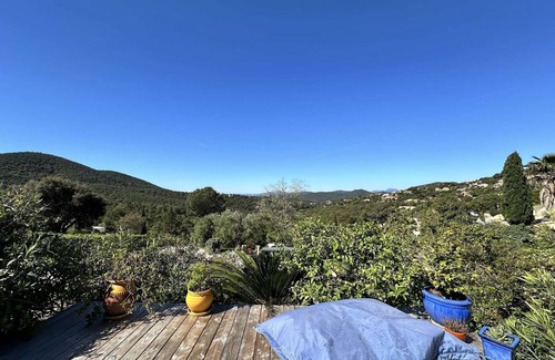 La Londe-les-Maures House | Air-conditioned Mazet for 4 people, with shared pool in La Londe-Les-Maures