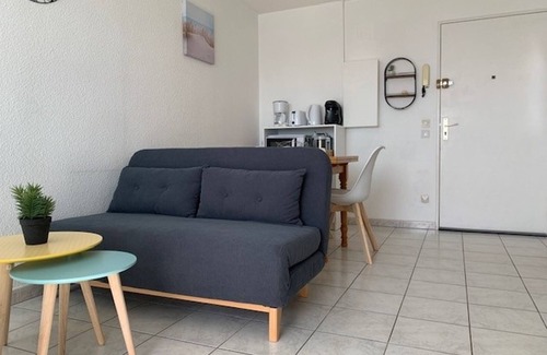 Balaruc-les-Bains Apartment | Air-conditioned apartment in Balaruc-les-Bains with balcony, parking, and pets allowed