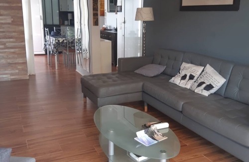 Calafat Villa | Air-conditioned villa 9/10 people in large fenced garden 150 m from the sea
