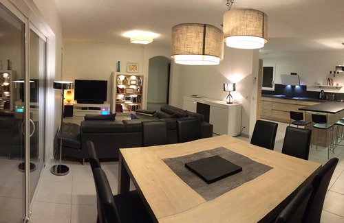 Puget-sur-Argens House | Air-conditioned detached villa with secure/heated swimming pool and large garden
