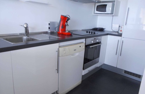 Le Grau-Du-Roi Apartment | Air-conditioned Apartment 6 pax with Terrace and Pool in Port Camargue