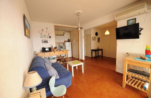 Carnon-Plage Apartment | Air-conditioned apartment, private garage, large terrace with sea/garden view, beach 50m