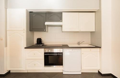 Garches Apartment | Air conditioned apartment, 3 min walk to the beaches, Garage