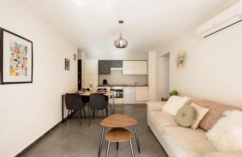 Garches Apartment | Air conditioned apartment, 3 min walk to the beaches, Garage