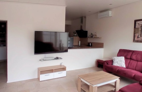 Papenburg Apartment | Air-conditioned, barrier-free apartment 68sqm for 2 persons, centrally located. Terrace