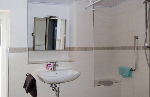 Papenburg Apartment | Air-conditioned, barrier-free apartment 68sqm for 2 persons, centrally located. Terrace