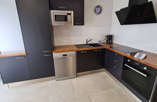 Othis Apartment | Air-conditioned cottage 4 people / 3 bedrooms: Asterix / MerdeSable / A1 / Paris / RoissyCDG NEUF