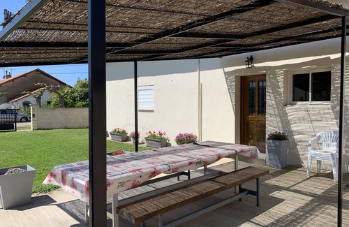 Salin-de-Giraud House | Air-conditioned family home in Camargue with garden and WiFi