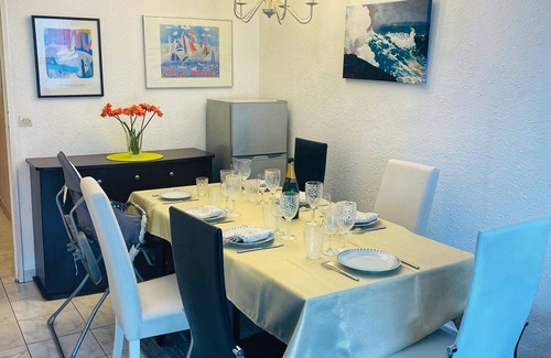 Antibes Condo | Air-conditioned T2 near shops and beach