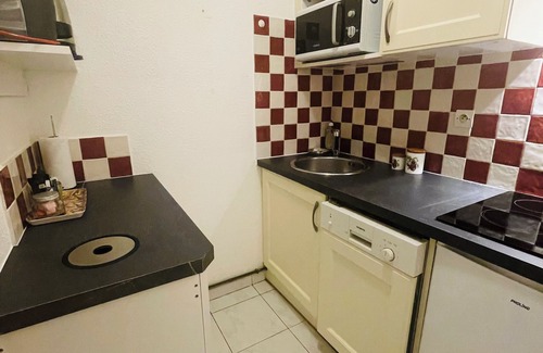 Antibes Condo | Air-conditioned T2 near shops and beach