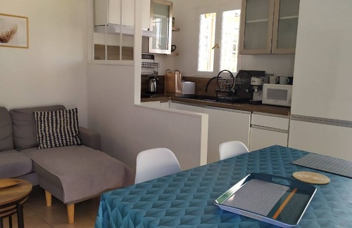 Narbonne House | Air-conditioned villa 50 metres from the sea, WIFI