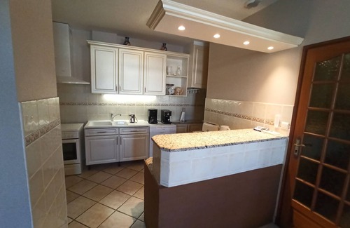 Port-Vendres Apartment | Air-conditioned furnished holiday home + parking lot opposite PORT-VENDRES marina