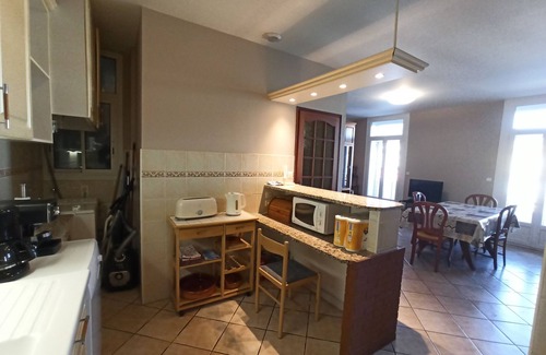 Port-Vendres Apartment | Air-conditioned furnished holiday home + parking lot opposite PORT-VENDRES marina