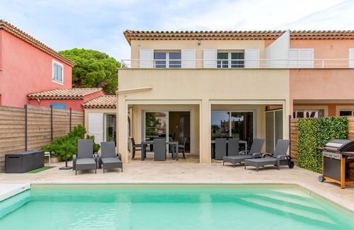 Plage de la Garonnette House | air-conditioned house, sea view sandy beach 150 m private heated pool 7x4 m