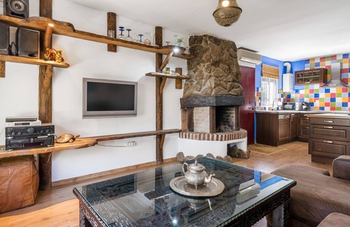 Los Franceses-la Vega House | Air-Conditioned Home with Pool, Terrace, Garden & Wi-Fi ; Pets Allowed