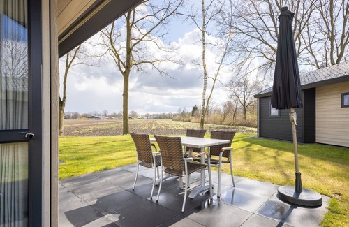 Hoge Hexel House | Air-Conditioned House in the Green Twente