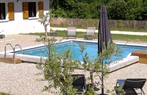 Aigueze House | AIR-CONDITIONED HOUSE IN AIGUEZE WITH SWIMMING POOL SLEEPS 2 TO 6 GORGES DE L' ARDECHE