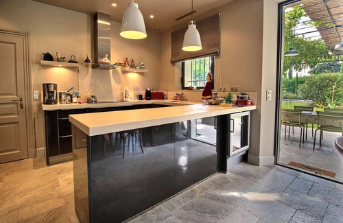 Paradou House | Air-conditioned house with heated pool