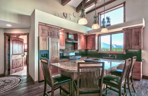 Zephyr Cove House | Air Conditioned Luxury - Epic Heavenly & Lake Tahoe Views + Hot Tub + Peloton