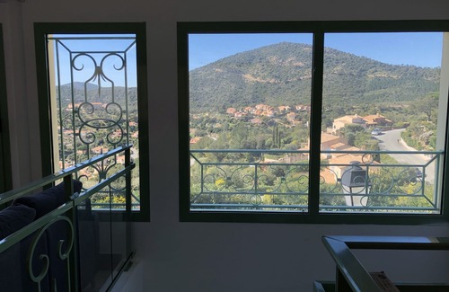 Les Issambres House | Air-conditioned Mazet Les Issambres in Secure Residence with Swimming Pool