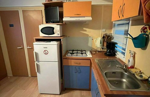 Giens House | Air-conditioned mobile home 4 people campsite "La Presqu'ile de Giens" *
