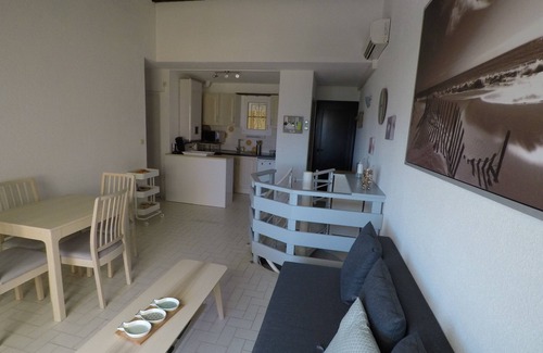 Cap d'Agde Apartment | Air-conditioned seafront apartment 50 m from la roquille beach